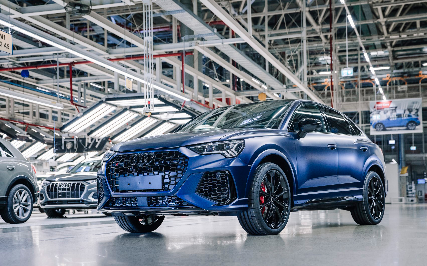 <p>…davon Audi Q3: 99.288 und Audi Q3 Sportback: 63.759</p>
