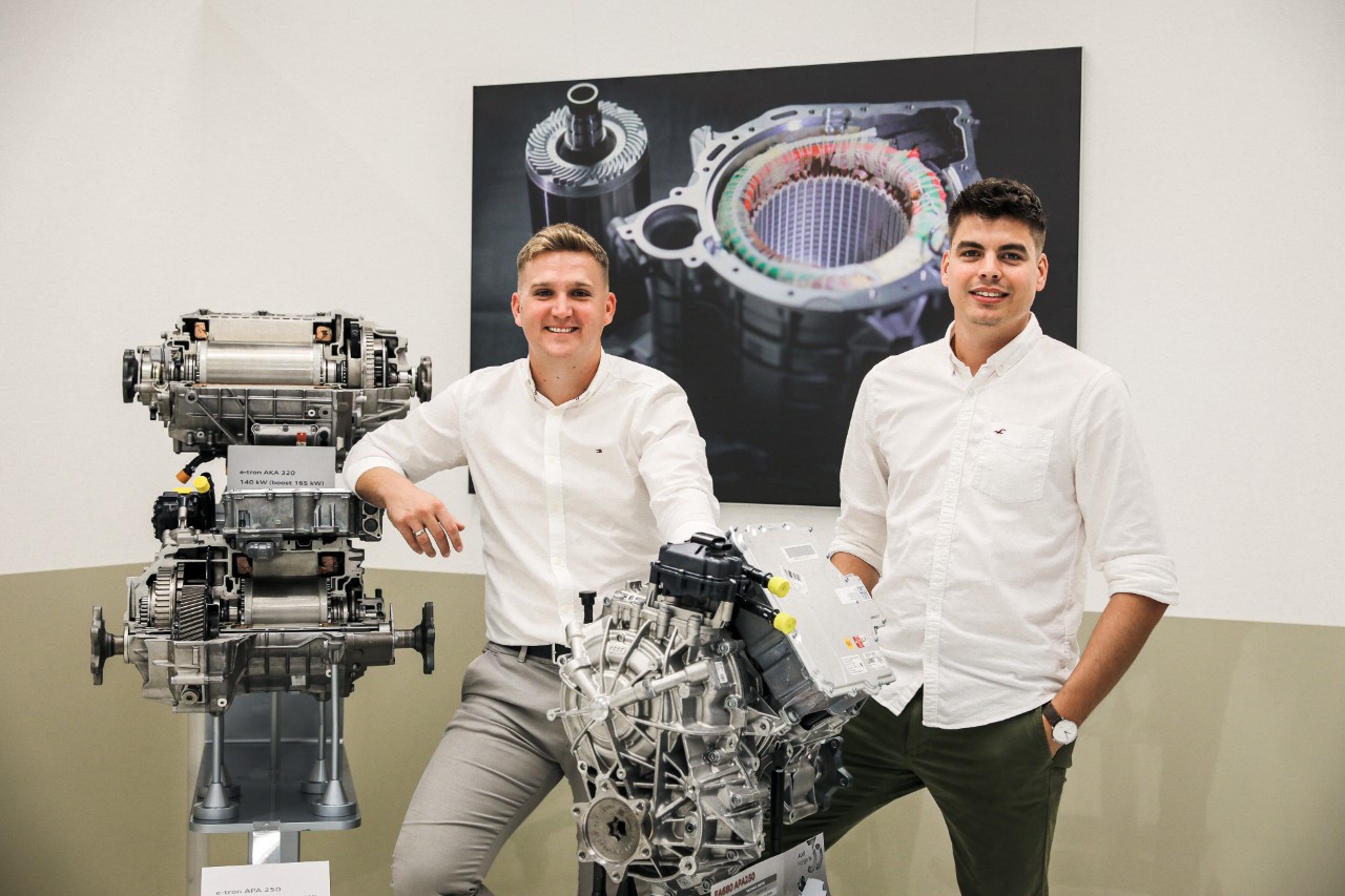 2023.07.19. Rozner Marcell és Fülöp Benjámin, akik egy lószállító utánfutót alakítottak át mobil bárrá, Audi lendületben Fotó: Csapó Balázs Kisalföld